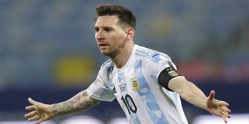 Lionel Messi Hành trình vươn lên của thiên tài bóng đá