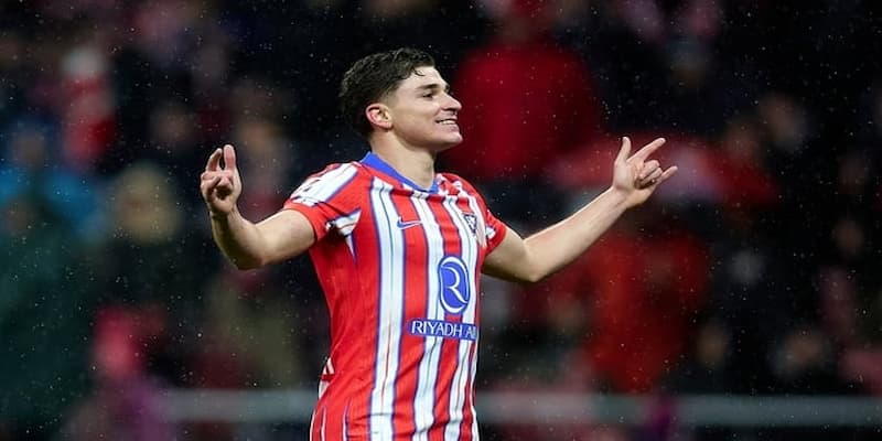 Julian Alvarez Julian Alvarez dưới góc nhìn của dân cược