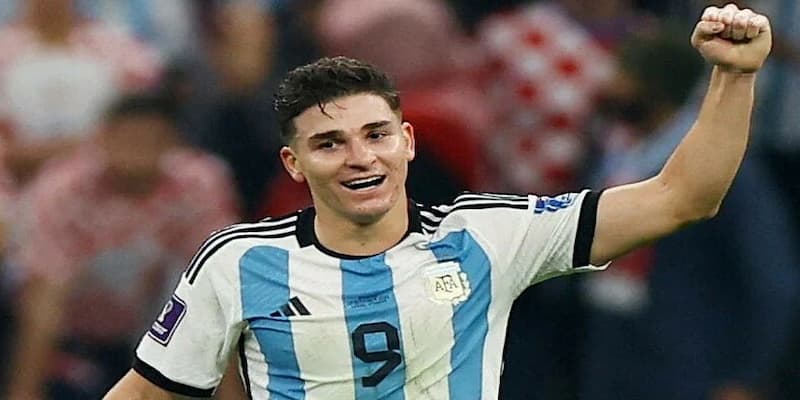 Julian Alvarez Julian Alvarez và dấu ấn tại đội tuyển Argentina
