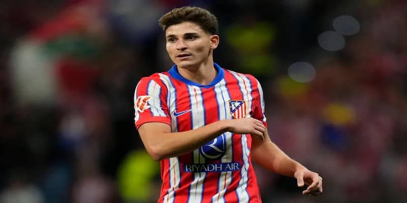 Julian Alvarez Sự thăng tiến của Julian Alvarez trong làng túc cầu